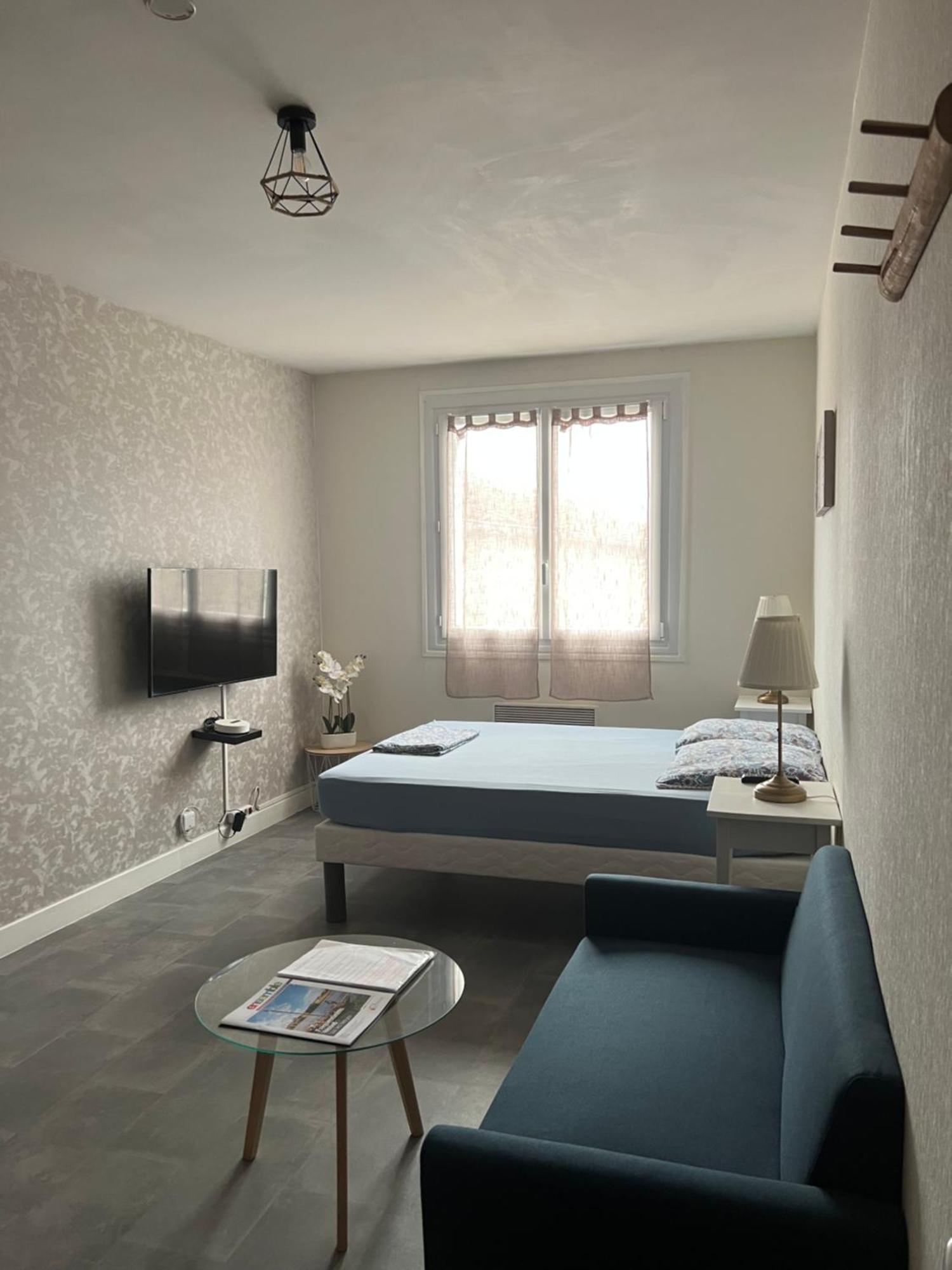 Joli Studio Avec Parking Prive, Bien Situe Мулен Екстер'єр фото
