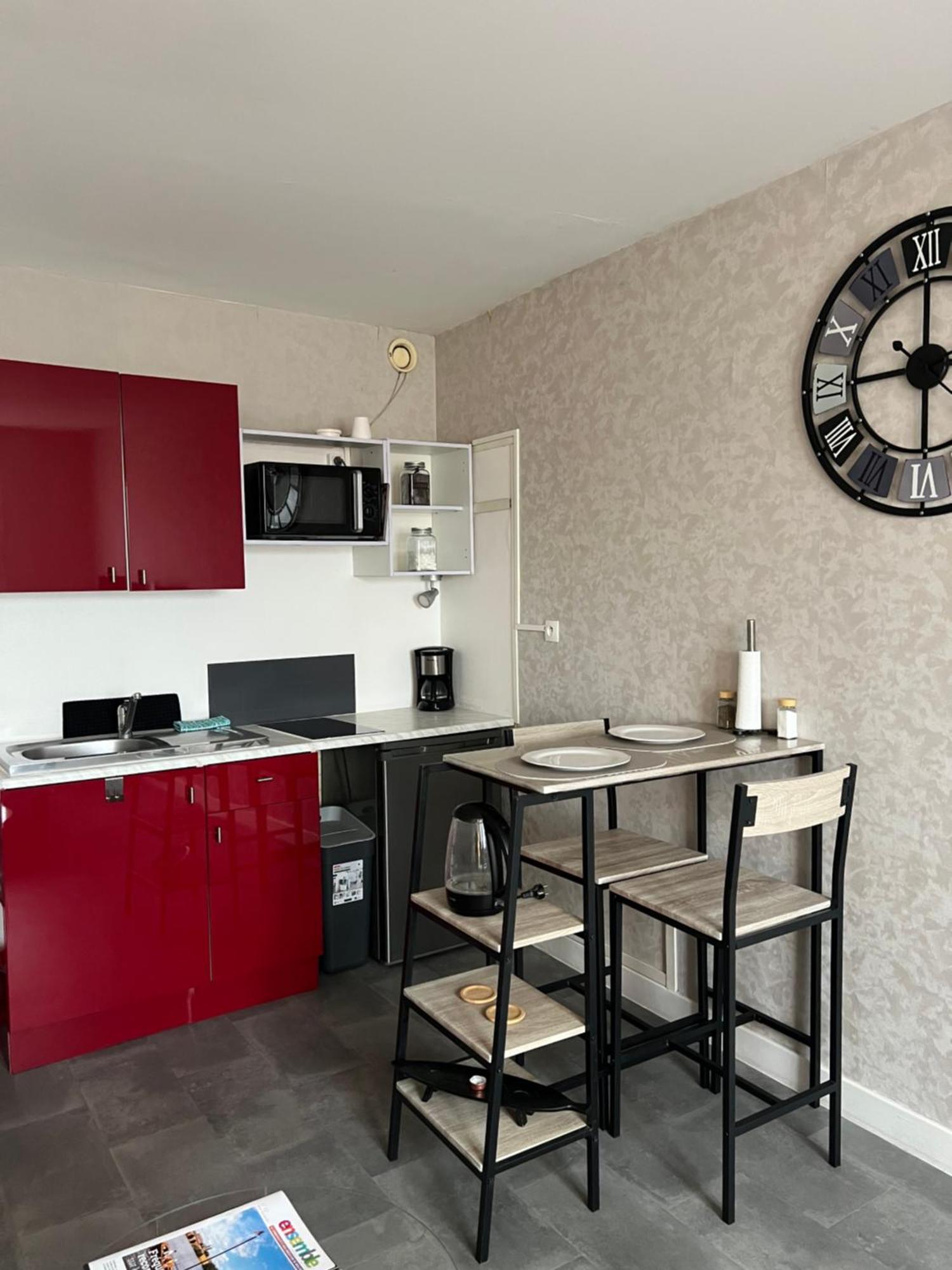 Joli Studio Avec Parking Prive, Bien Situe Мулен Екстер'єр фото